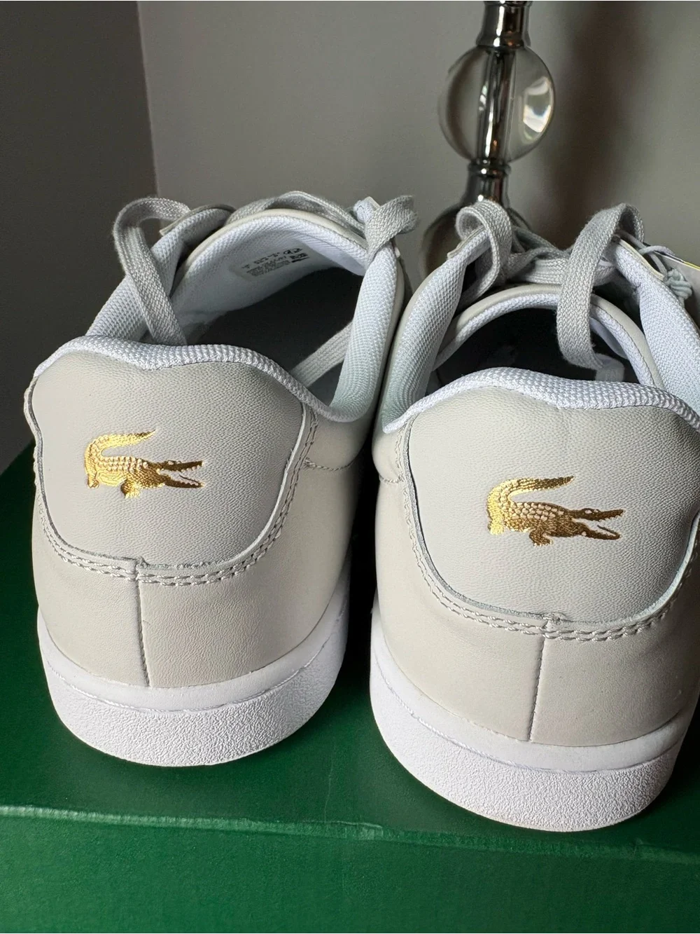 Lacoste Women's Hydez 119 Light Grey and Gold Low-Top Leather Sneakers